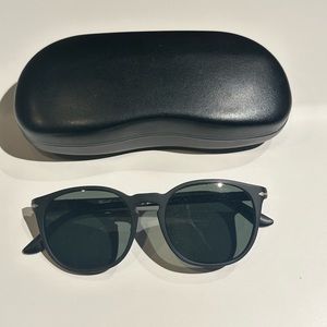 Persol Polarized Sunglasses in Black, 3007-S